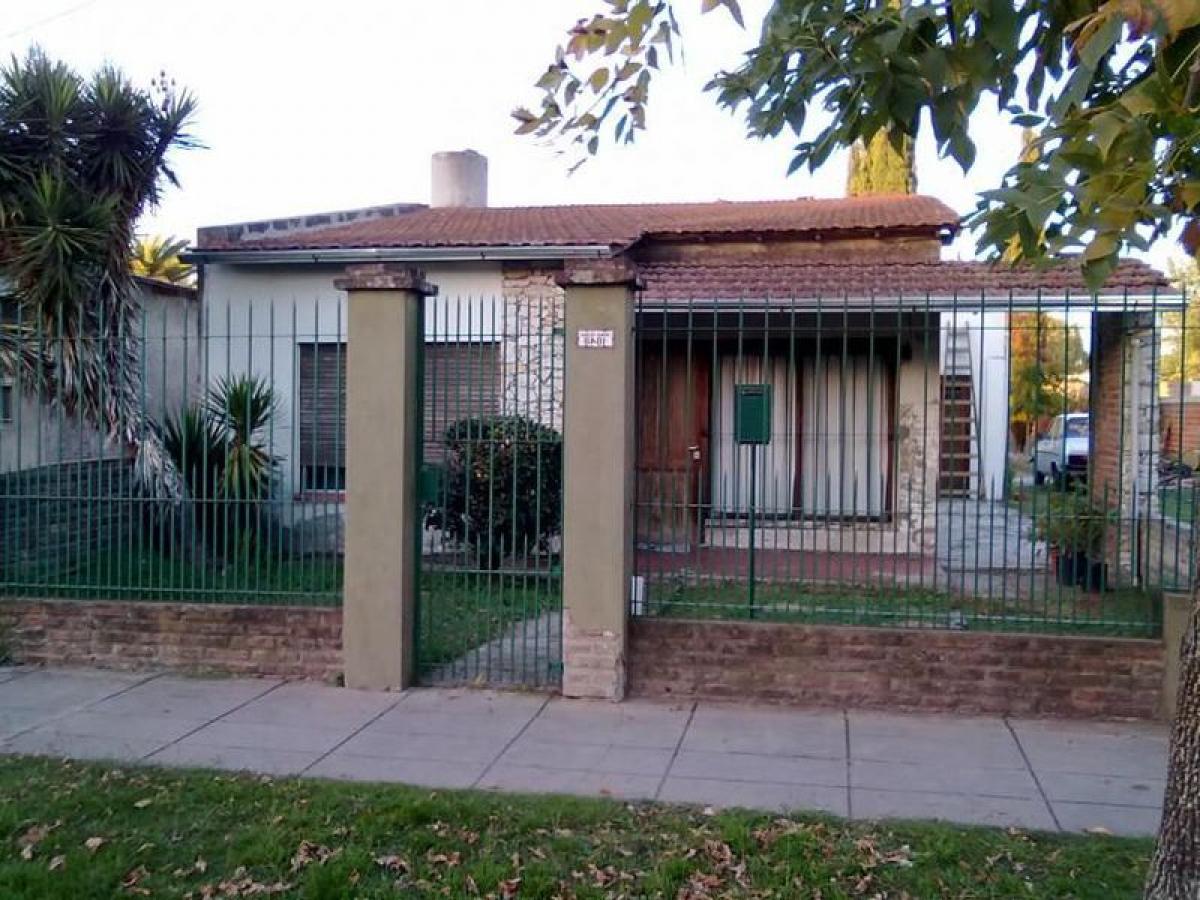 2 bedrooms House in Almirante Brown, Argentina No. 70427