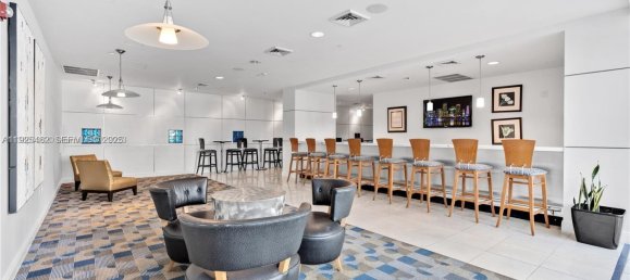 2 Schlafzimmer Gewerbliche Immobilien in Miami, USA, Nr. 614787 6