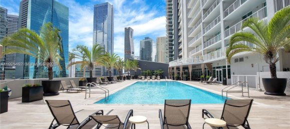 2 Schlafzimmer Gewerbliche Immobilien in Miami, USA, Nr. 614787 4