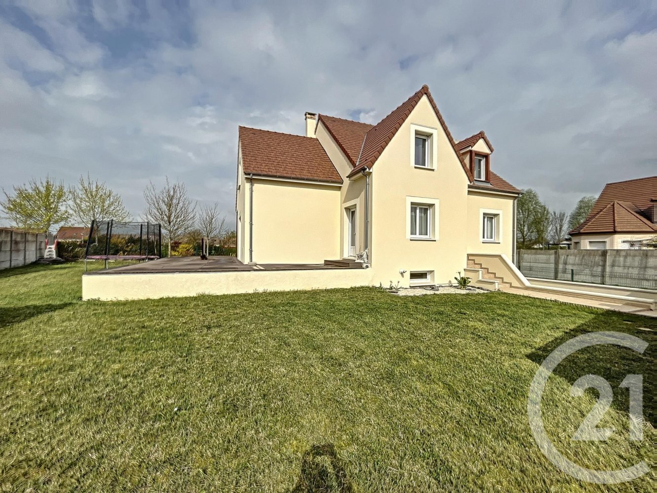 4 bedrooms House in Chartres, France No. 211599