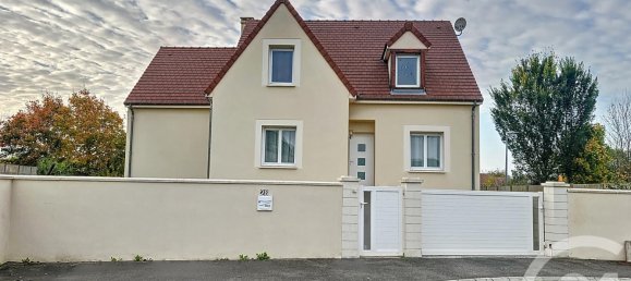 4 bedrooms House in Chartres, France No. 211599 3