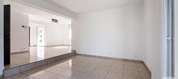 4 bedrooms House in Chartres, France No. 211599 8