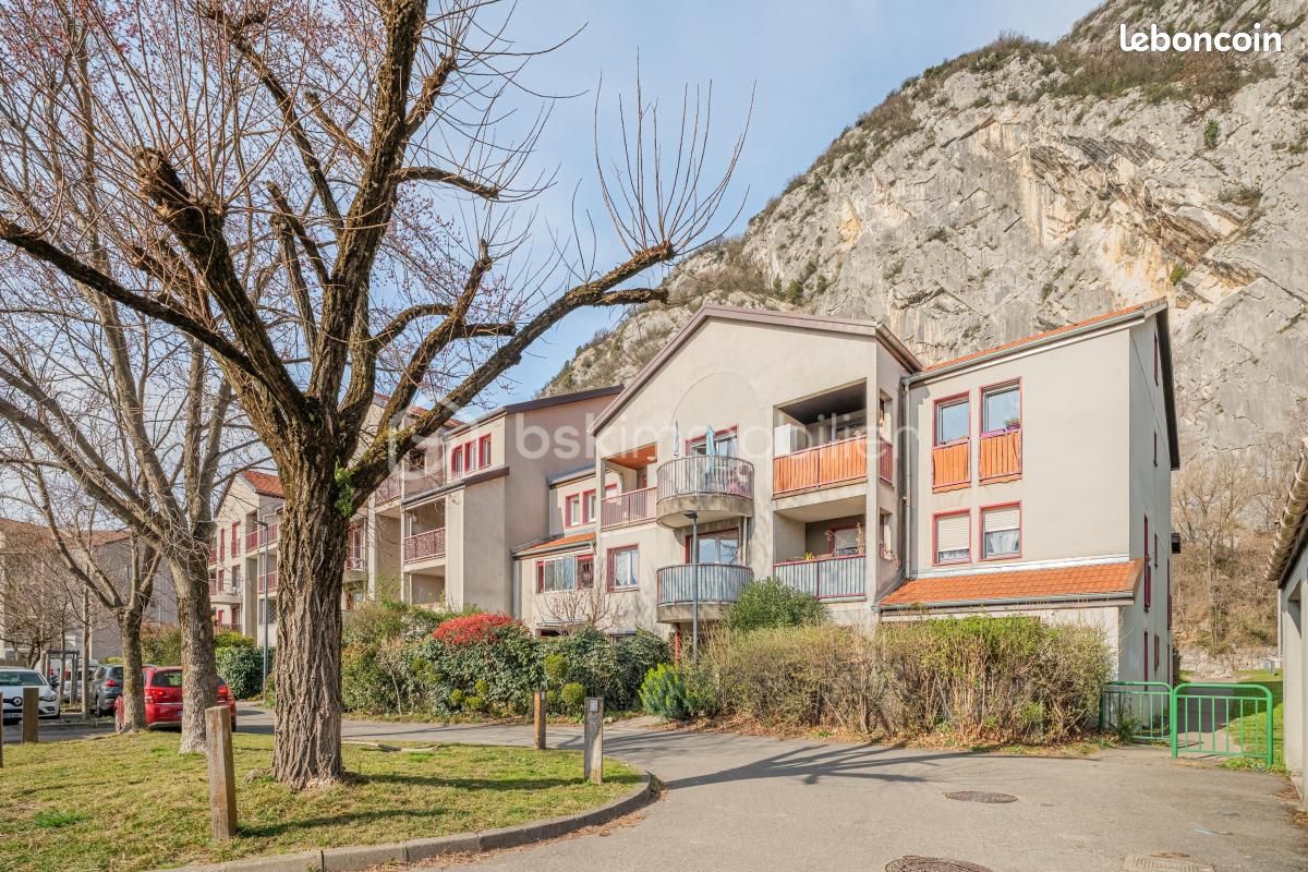 2 غرف نوم منزل ذو طابقين في Saint-Egreve, France رقم 263877