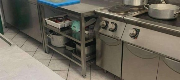 65m² Commercial property in Udine, Italy No. 223019 8