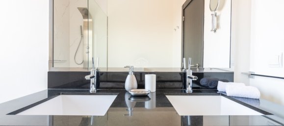 3 bedrooms Villa in Funchal, Portugal No. 142081 5