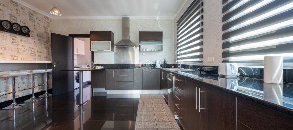 3 bedrooms Villa in Funchal, Portugal No. 142081 12