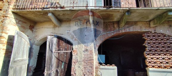 19 rooms House in Castagnole Monferrato, Italy No. 7555 43