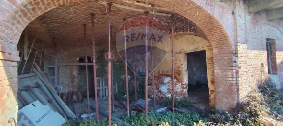 19 rooms House in Castagnole Monferrato, Italy No. 7555 8