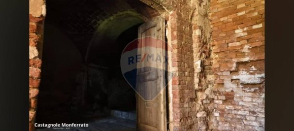 19 rooms House in Castagnole Monferrato, Italy No. 7555 28