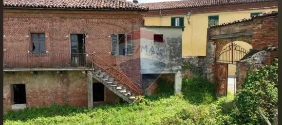 19 rooms House in Castagnole Monferrato, Italy No. 7555 11