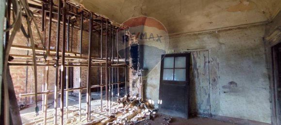 19 rooms House in Castagnole Monferrato, Italy No. 7555 50