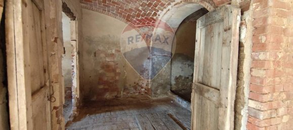 19 rooms House in Castagnole Monferrato, Italy No. 7555 45