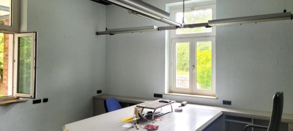 8 rooms Building in Tirschenreuth, Germany No. 118564 4