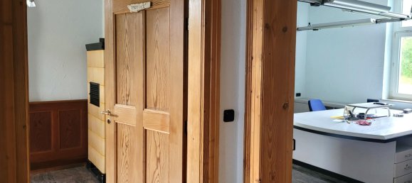 8 rooms Building in Tirschenreuth, Germany No. 118564 3