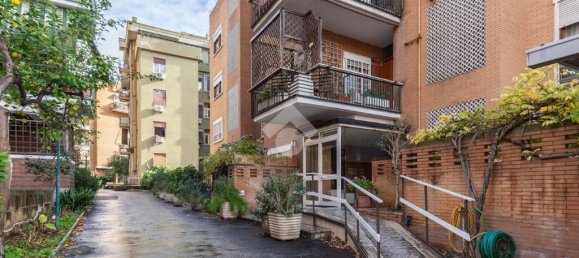 3 bedrooms Apartment in Rome, Italy No. 176947 37