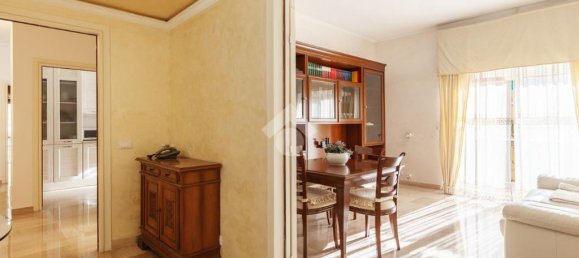3 bedrooms Apartment in Rome, Italy No. 176947 6