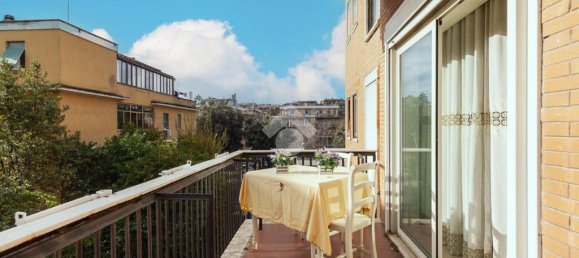 3 bedrooms Apartment in Rome, Italy No. 176947 3