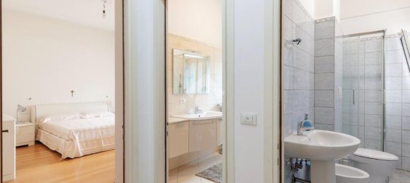 3 bedrooms Apartment in Rome, Italy No. 176947 25