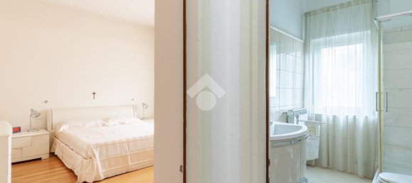 3 bedrooms Apartment in Rome, Italy No. 176947 22