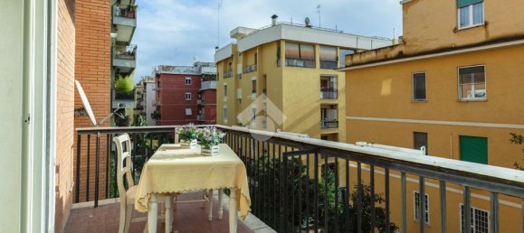 3 bedrooms Apartment in Rome, Italy No. 176947 4