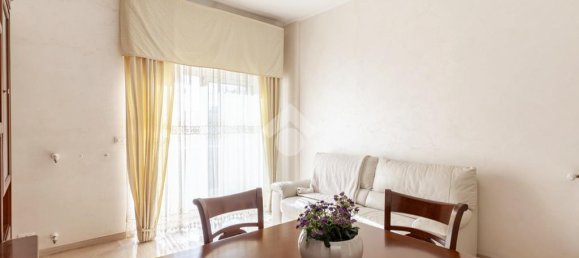 3 bedrooms Apartment in Rome, Italy No. 176947 9