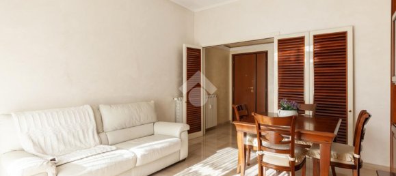 3 bedrooms Apartment in Rome, Italy No. 176947 7