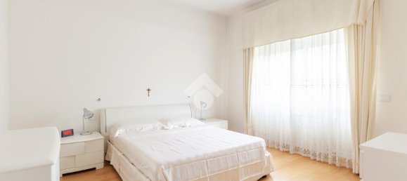 3 bedrooms Apartment in Rome, Italy No. 176947 21