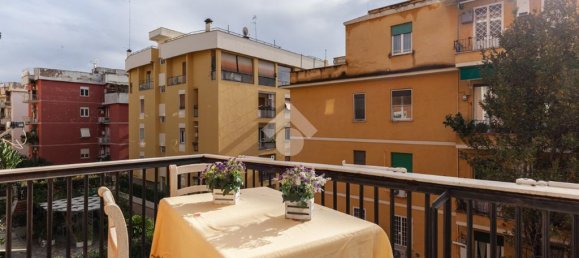 3 bedrooms Apartment in Rome, Italy No. 176947 11