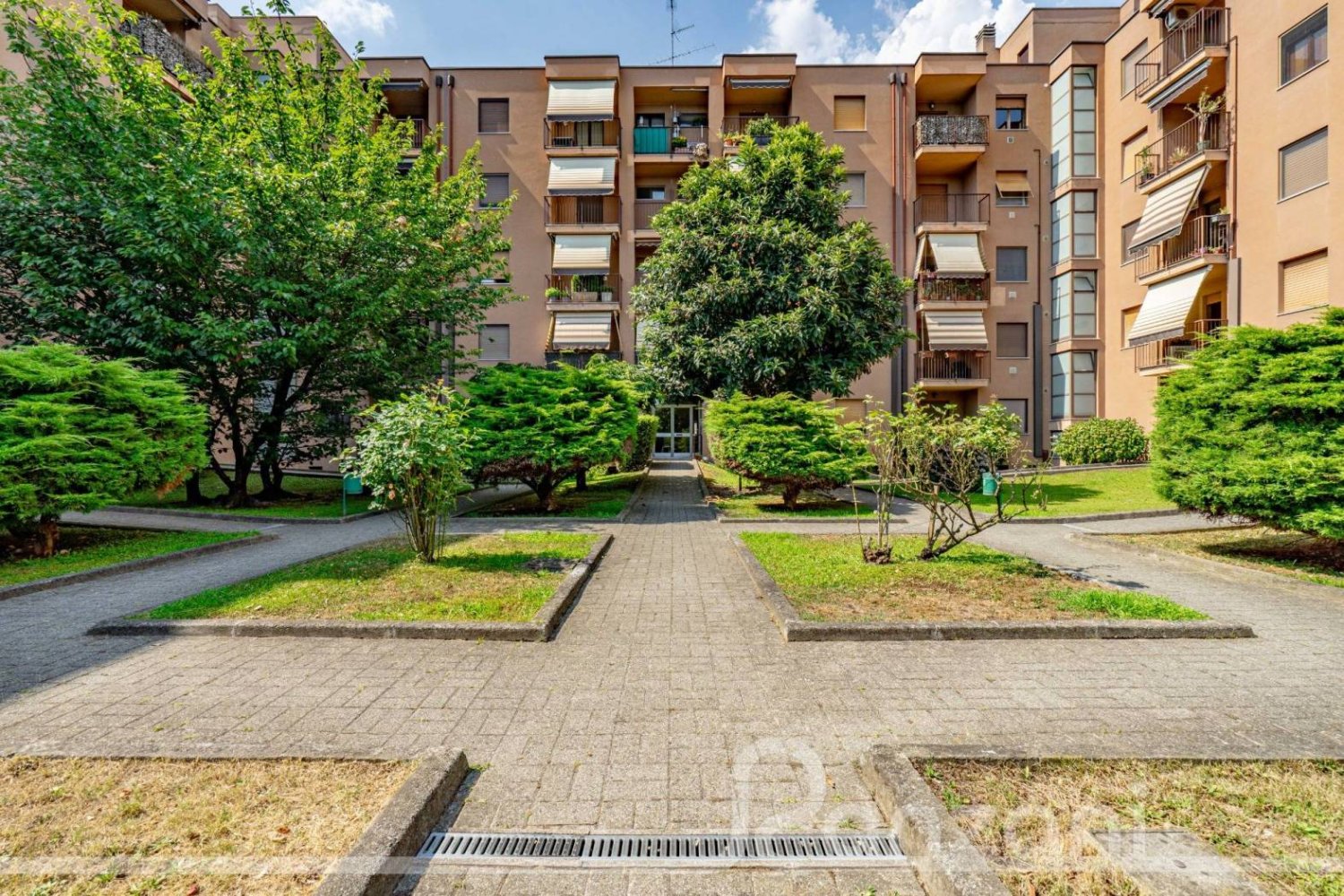 2 bedrooms Apartment in Bareggio, Italy No. 387084