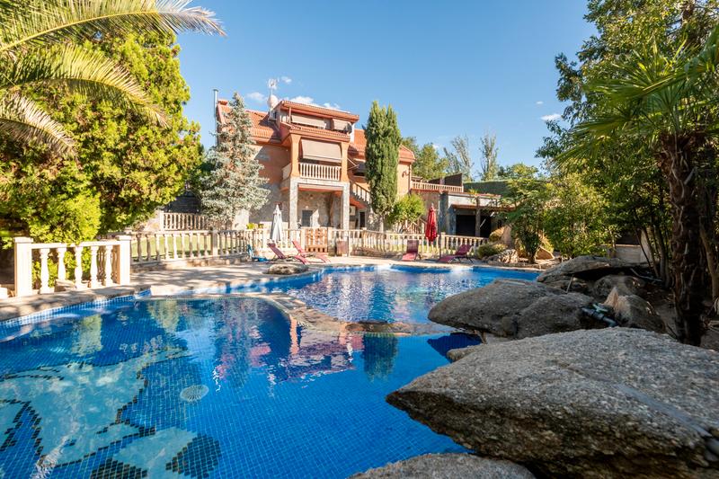 5 bedrooms House in Mostoles, Spain No. 247027