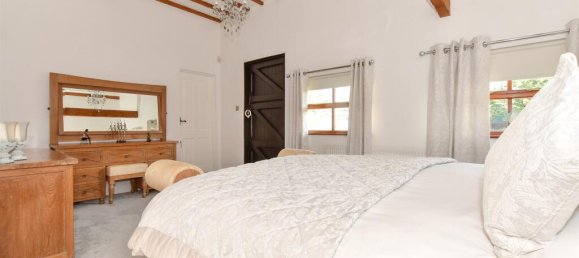 4 bedrooms House in Harlow, United Kingdom No. 3956 11