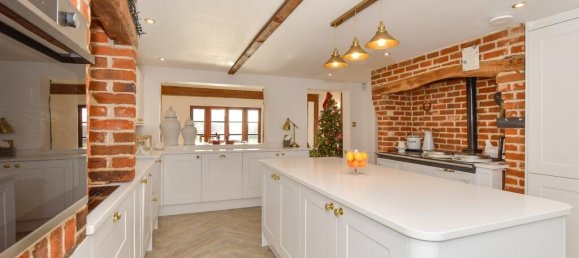 4 bedrooms House in Harlow, United Kingdom No. 3956 2