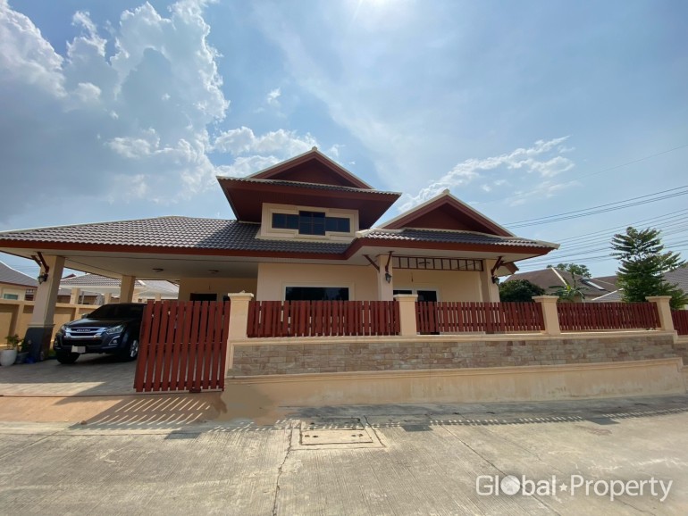 3 bedrooms House for sale in Pattaya, Chonburi, Eastern Thailand, Thailand № 82647