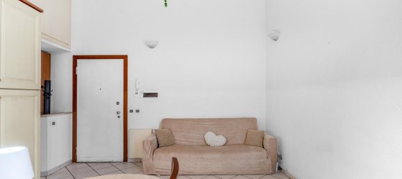 2-salle Appartement à Milan, Italy No. 290570 10