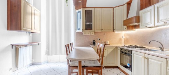2-salle Appartement à Milan, Italy No. 290570 6