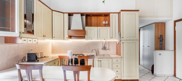 2-salle Appartement à Milan, Italy No. 290570 4