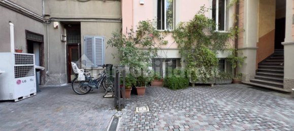 2-Zimmer Gewerbliche Immobilie in Milan, Italy, Nr. 250651 21