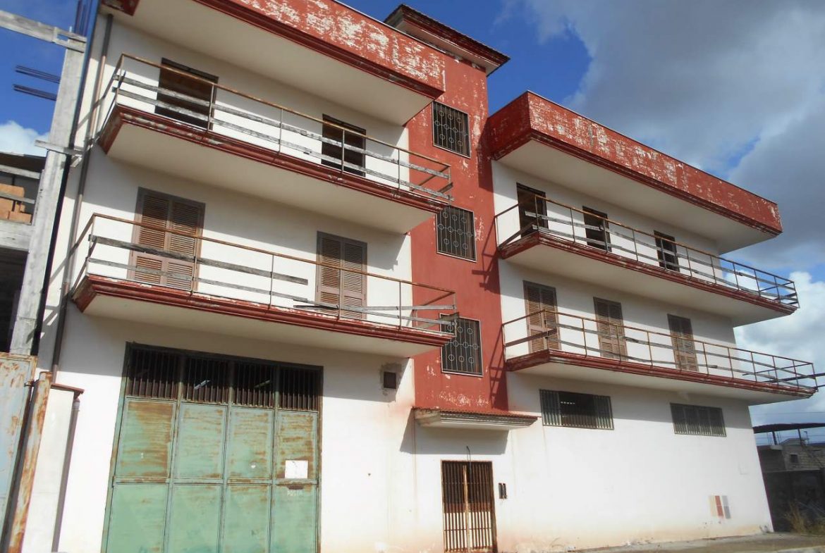 40 rooms Building in Casoria, Italy No. 84875