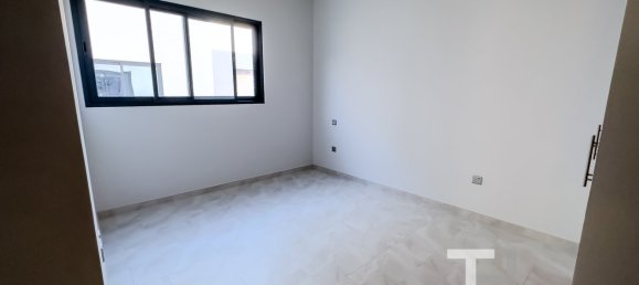 Таунхаус с 4 спальнями в Dubai Land, ОАЭ № 28594 5