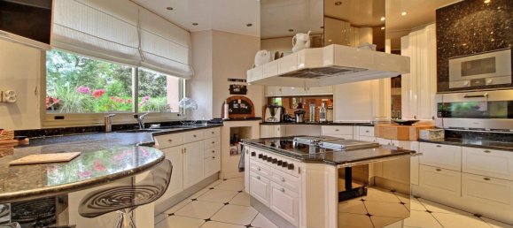 5 bedrooms House in Cugnaux, France No. 300185 6