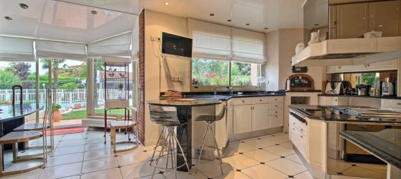 5 bedrooms House in Cugnaux, France No. 300185 4