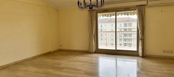 3 bedrooms Apartment in Saint-Raphael, France No. 329241 2