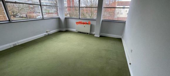 930m² Commercial property in Wellingborough, United Kingdom No. 14488 7