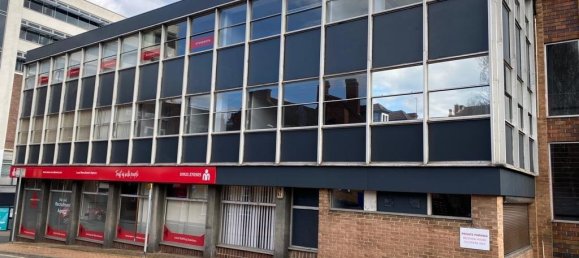 930m² Commercial property in Wellingborough, United Kingdom No. 14488 3