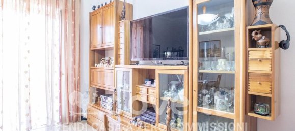 3 rooms Apartment in Taranto, Italy No. 129876 6