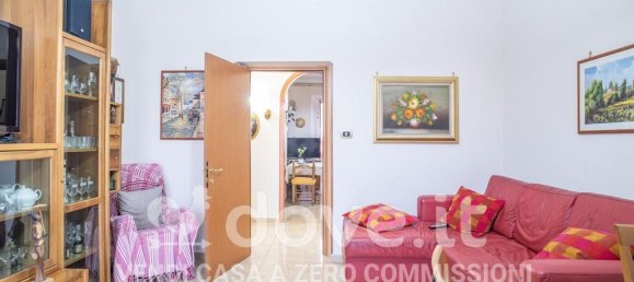 3 rooms Apartment in Taranto, Italy No. 129876 2