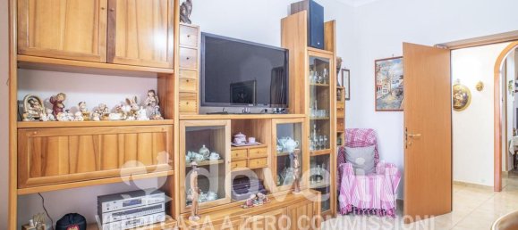 3 rooms Apartment in Taranto, Italy No. 129876 5
