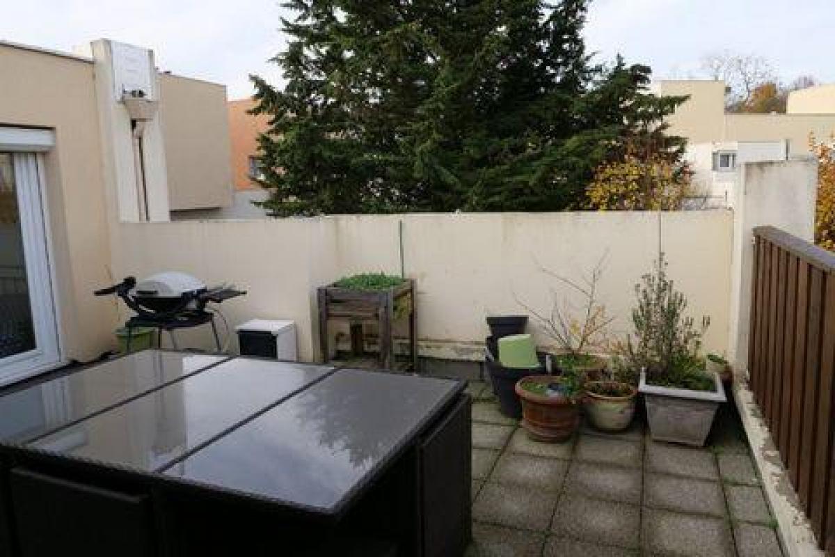 3 bedrooms Apartment in Cergy, France No. 34437
