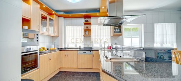 5 bedrooms Villa in Sintra, Portugal No. 197603 23