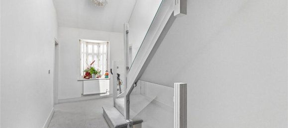 6 bedrooms House in New Barnet, United Kingdom No. 6678 21